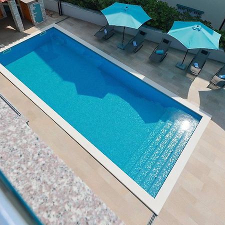 Apartmani "Villa Barbara" نوفاليا المظهر الخارجي الصورة