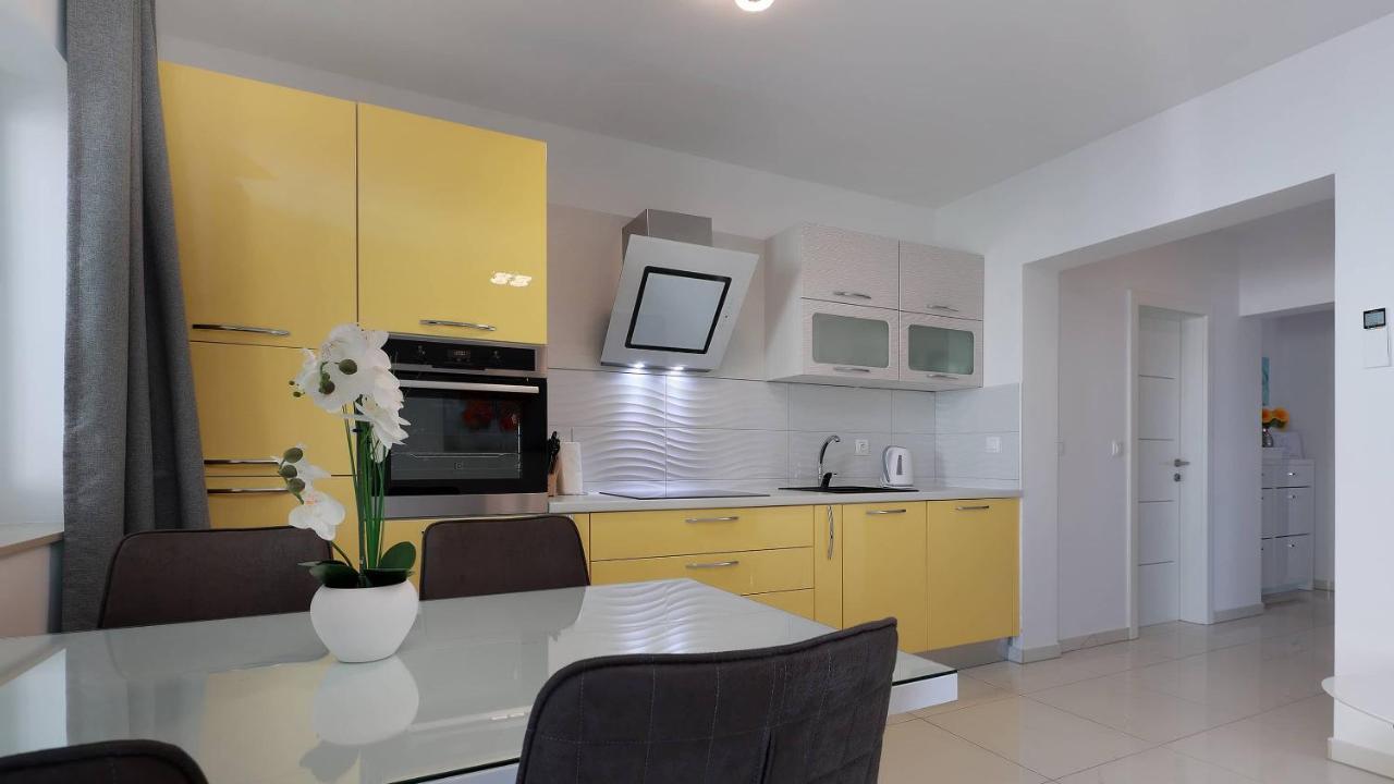 Apartmani "Villa Barbara" نوفاليا المظهر الخارجي الصورة