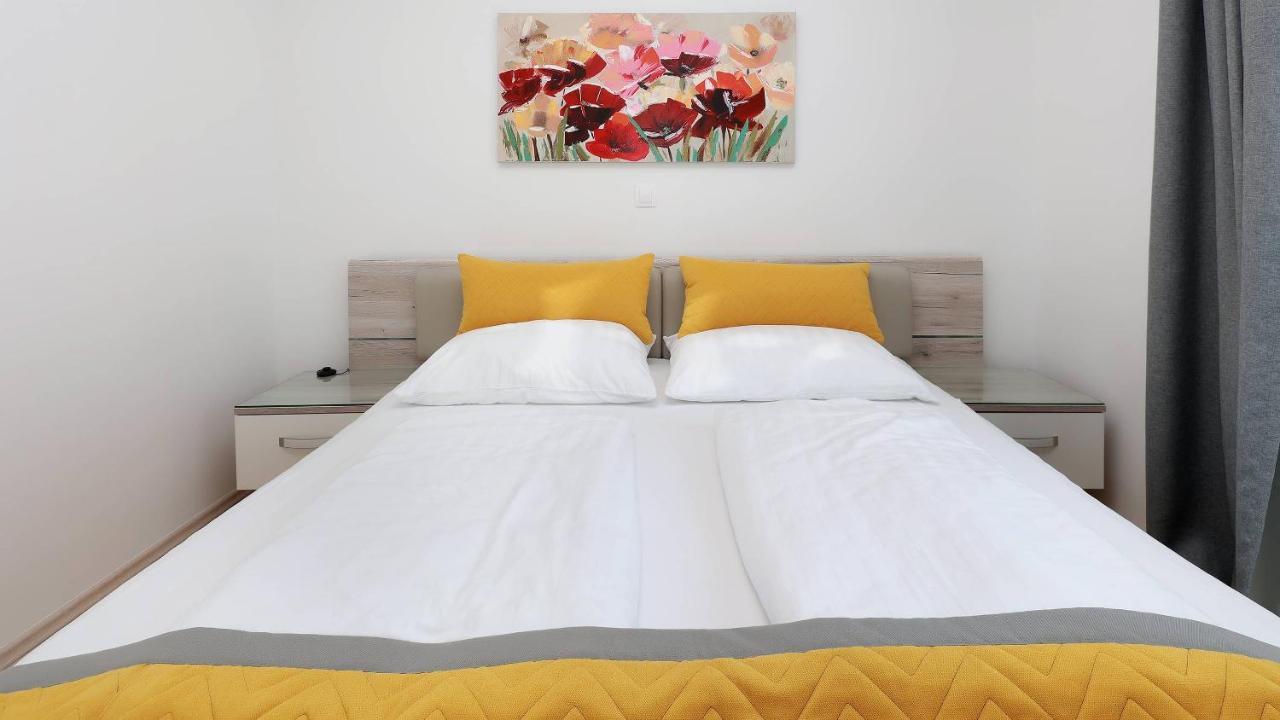 Apartmani "Villa Barbara" نوفاليا المظهر الخارجي الصورة