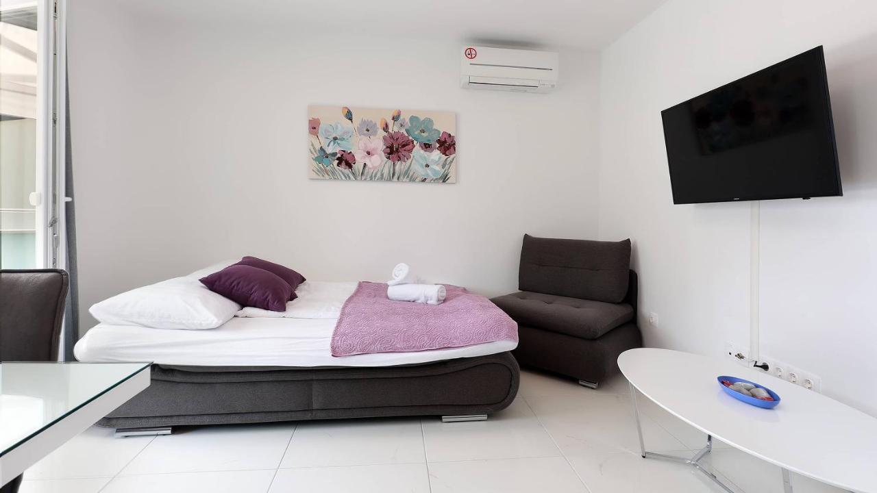 Apartmani "Villa Barbara" نوفاليا المظهر الخارجي الصورة