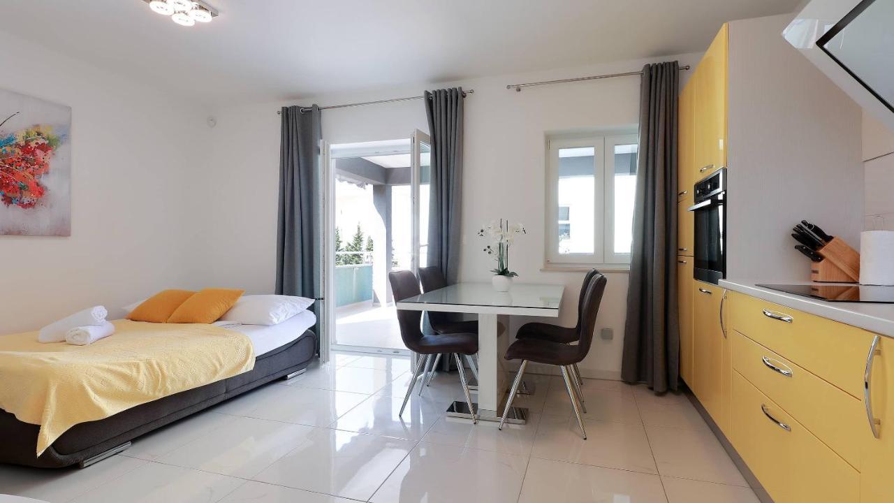 Apartmani "Villa Barbara" نوفاليا المظهر الخارجي الصورة