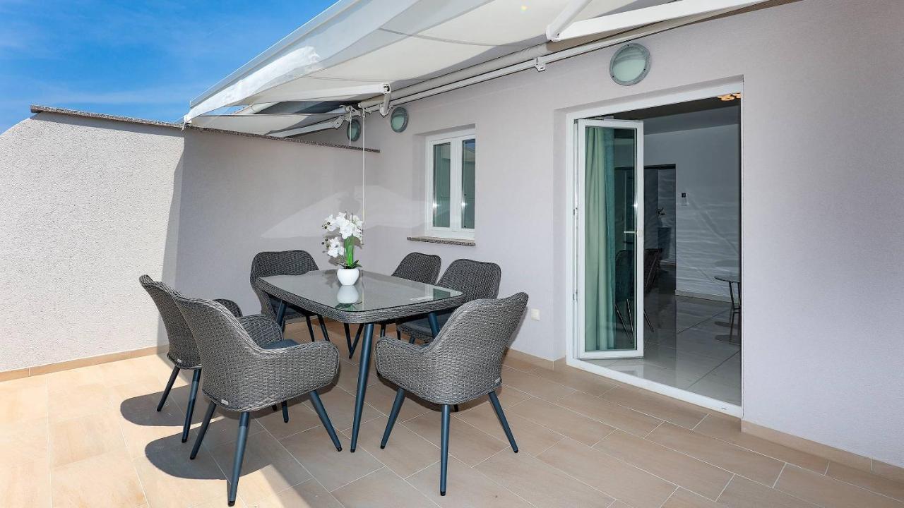 Apartmani "Villa Barbara" نوفاليا المظهر الخارجي الصورة
