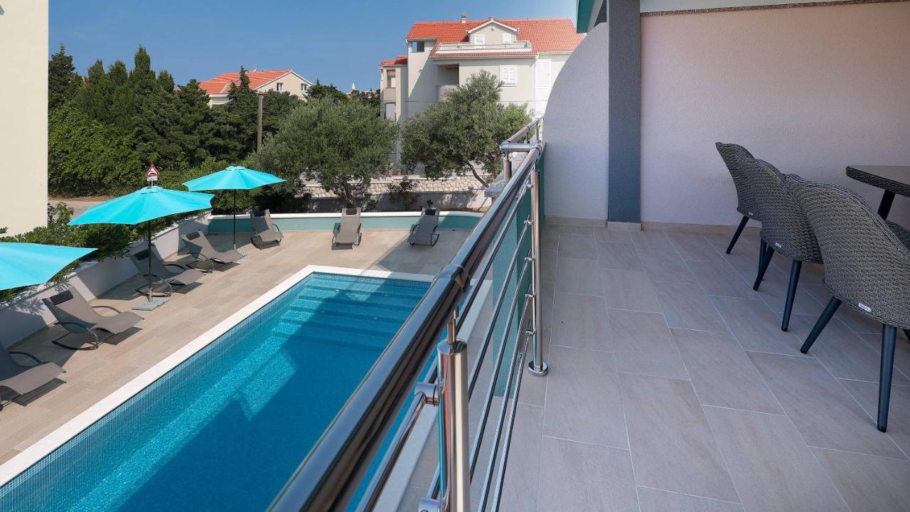 Apartmani "Villa Barbara" نوفاليا المظهر الخارجي الصورة