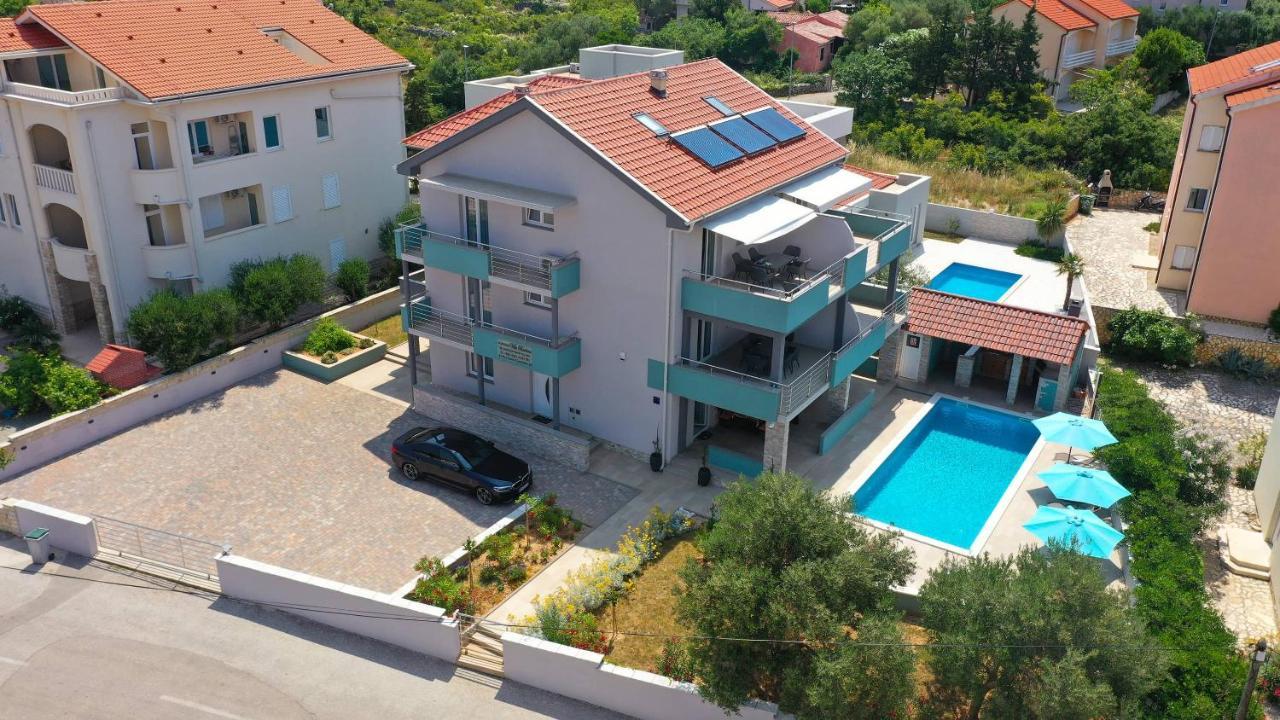 Apartmani "Villa Barbara" نوفاليا المظهر الخارجي الصورة